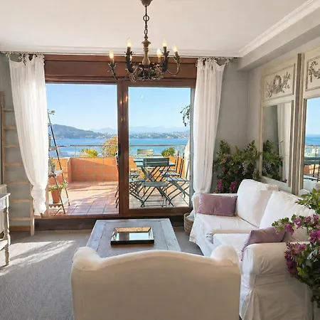 アパート Holibai Meu Lar, Apto Con Terraza Y Vistas Espectaculares Al Mar En バイヨーナ